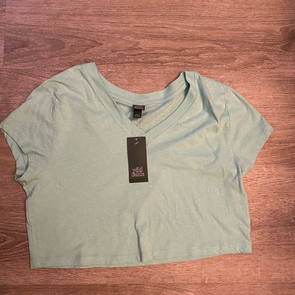Wild Fable crop top tee. Size S. More teal in color